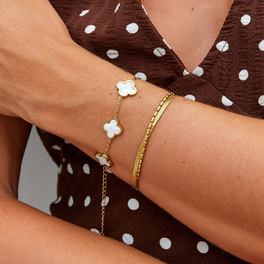 Clover Charm Bracelet – White & Gold
